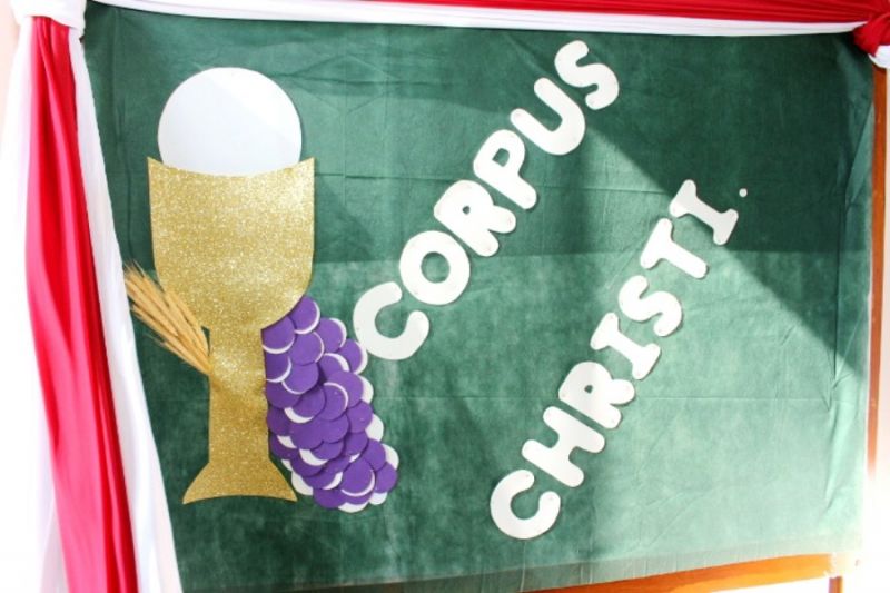 Missa e Procissão de  Corpus Christi da Paróquia NS das Graças