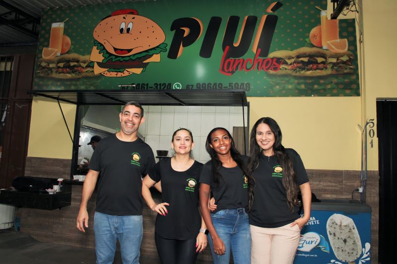 Noite de Sábado no Piuí Lanches