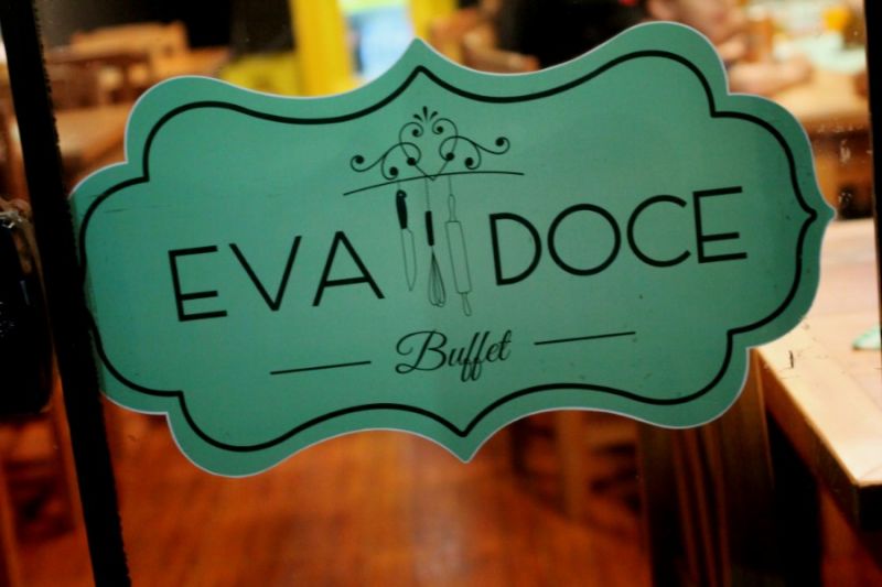 Noite de SÃ¡bado no Restaurante e Lanchonete Eva Doce
