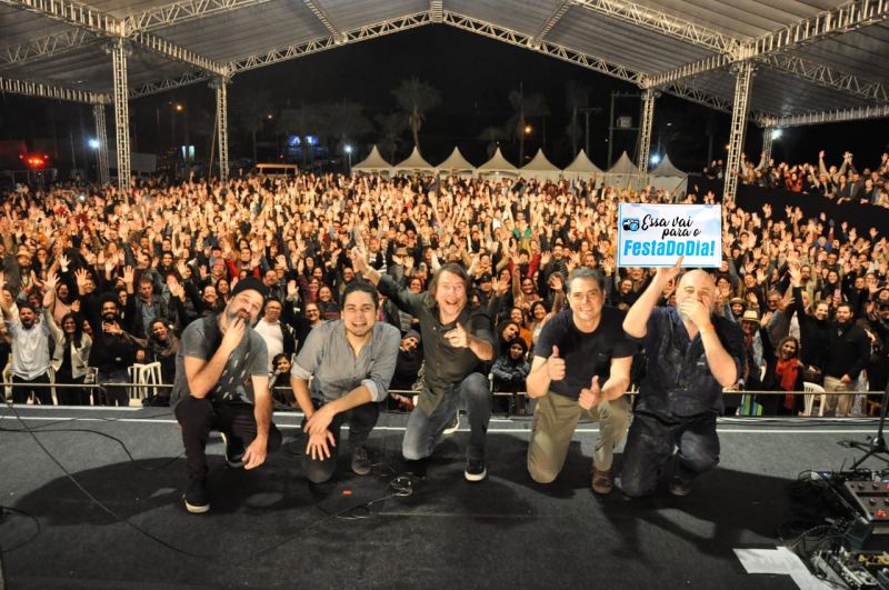 Encerramento do 20º Festival de Inverno de Bonito com Show de Lenine